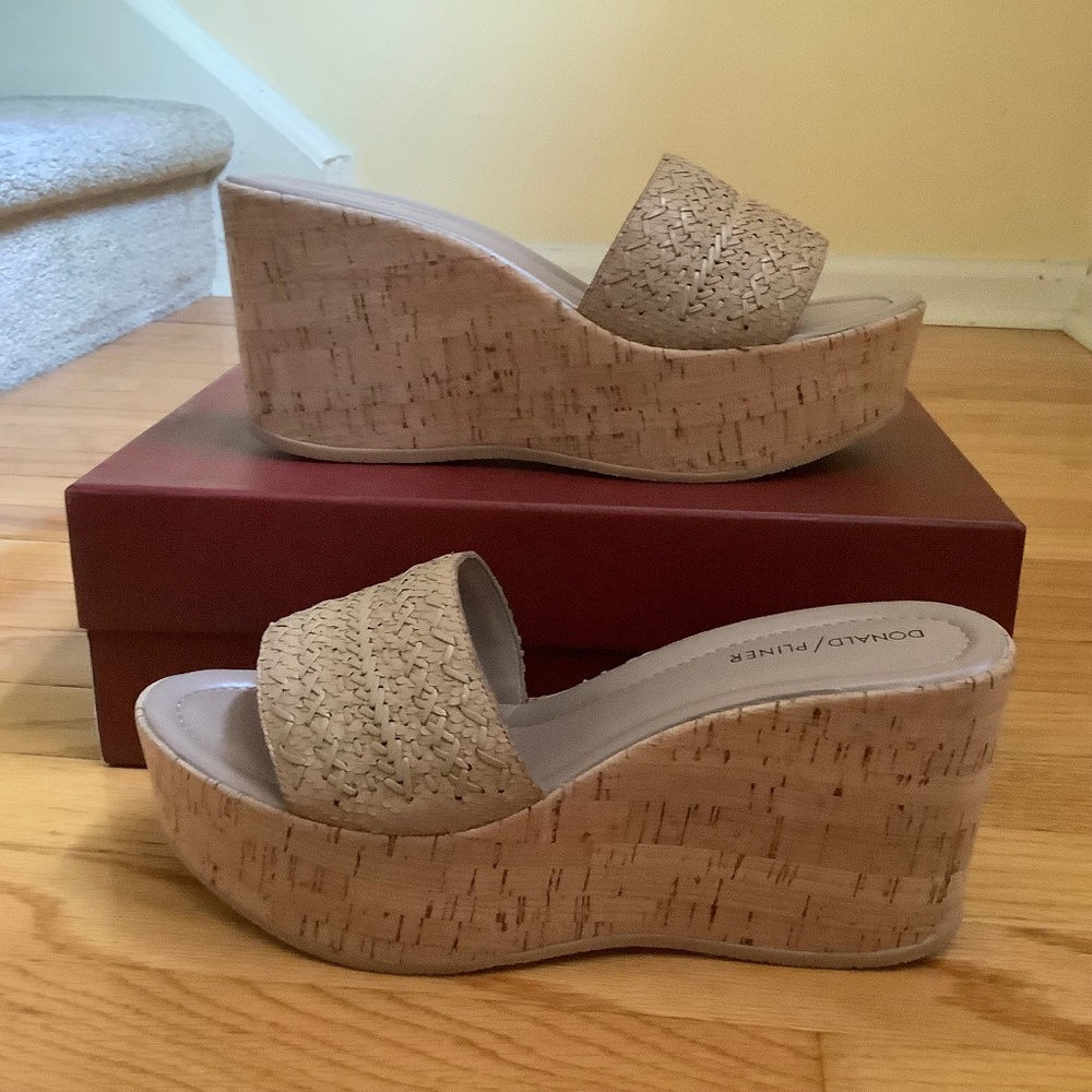Donald J Pliner Cloe Sand Cut Snake Cork Wedge Sandals SZ 9.5
